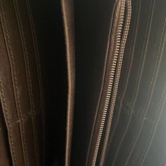 BANANA REPUBLIC LEATHER WALLET - Picture 3 of 5